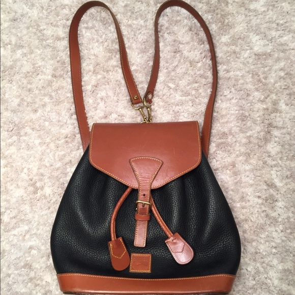 Dooney & Bourke Handbags - Dooney & Bourke Leather Bag
